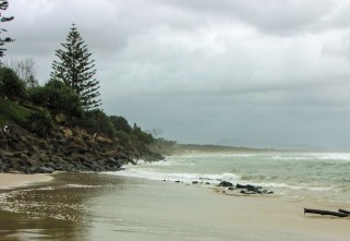 belongil_rockwall-cropped