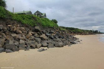 Belongil rocks Beaumont's